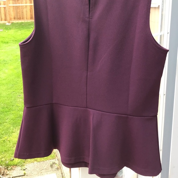 Banana Republic peplum sleeveless top size M - Picture 3 of 4